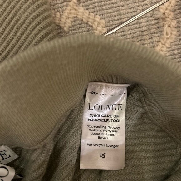 “Lounge” Brand Crop Tank & Pants Set! - Picture 7 of 8